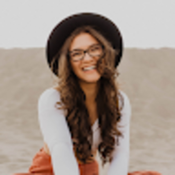 Meet your Posher, Ashlynn - Picture 1 of 1